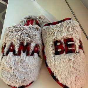 Wondershop Faux Fur Mama Bear Slippers NWT Size 7-8